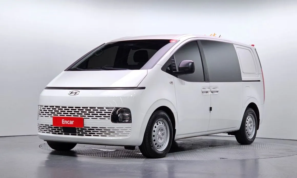 Hyundai Staria — фото 1