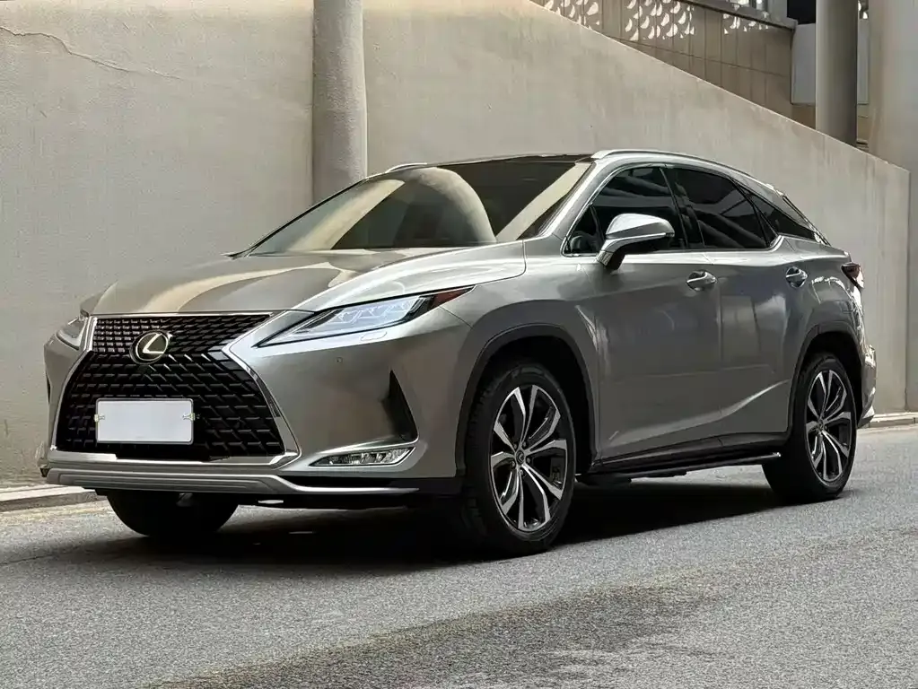 Lexus RX — фото 1
