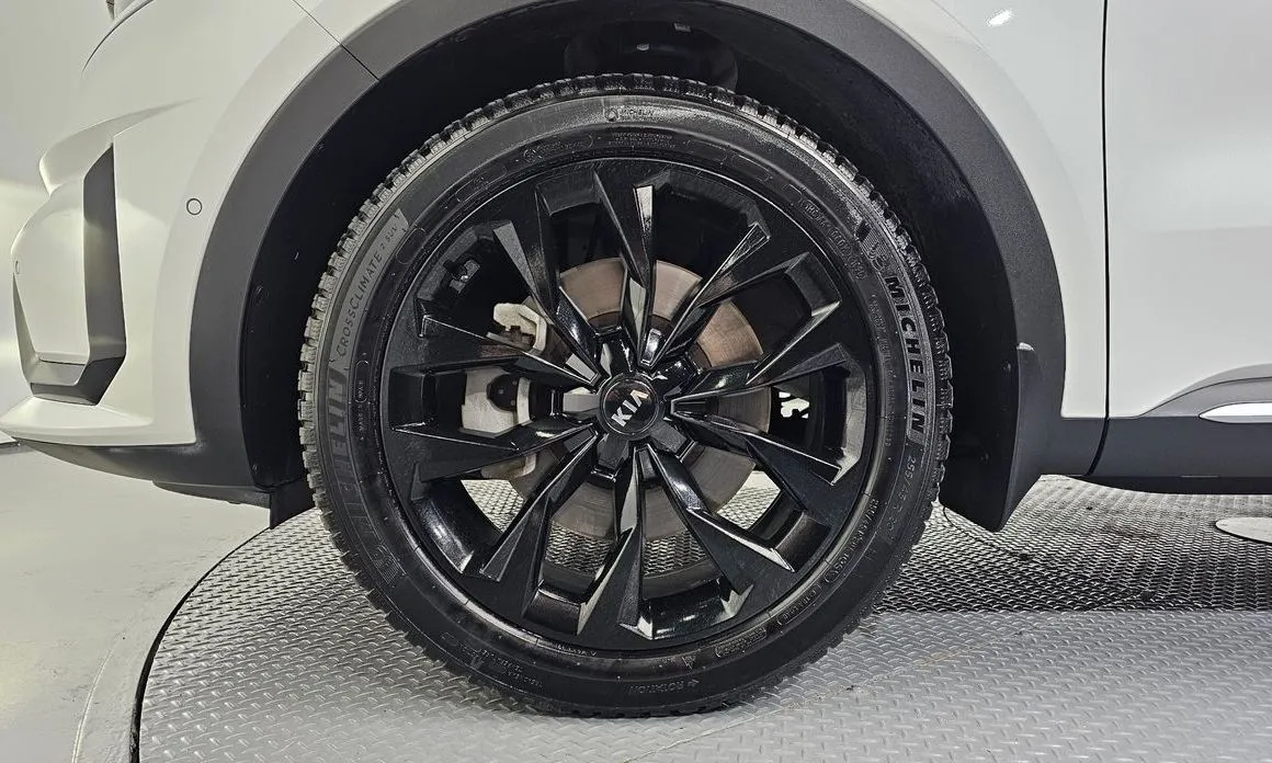 Kia Sorento — фото 10