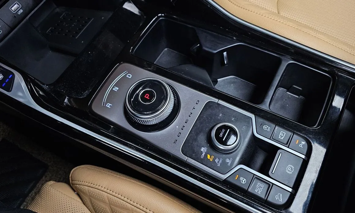 Kia Sorento — фото 9