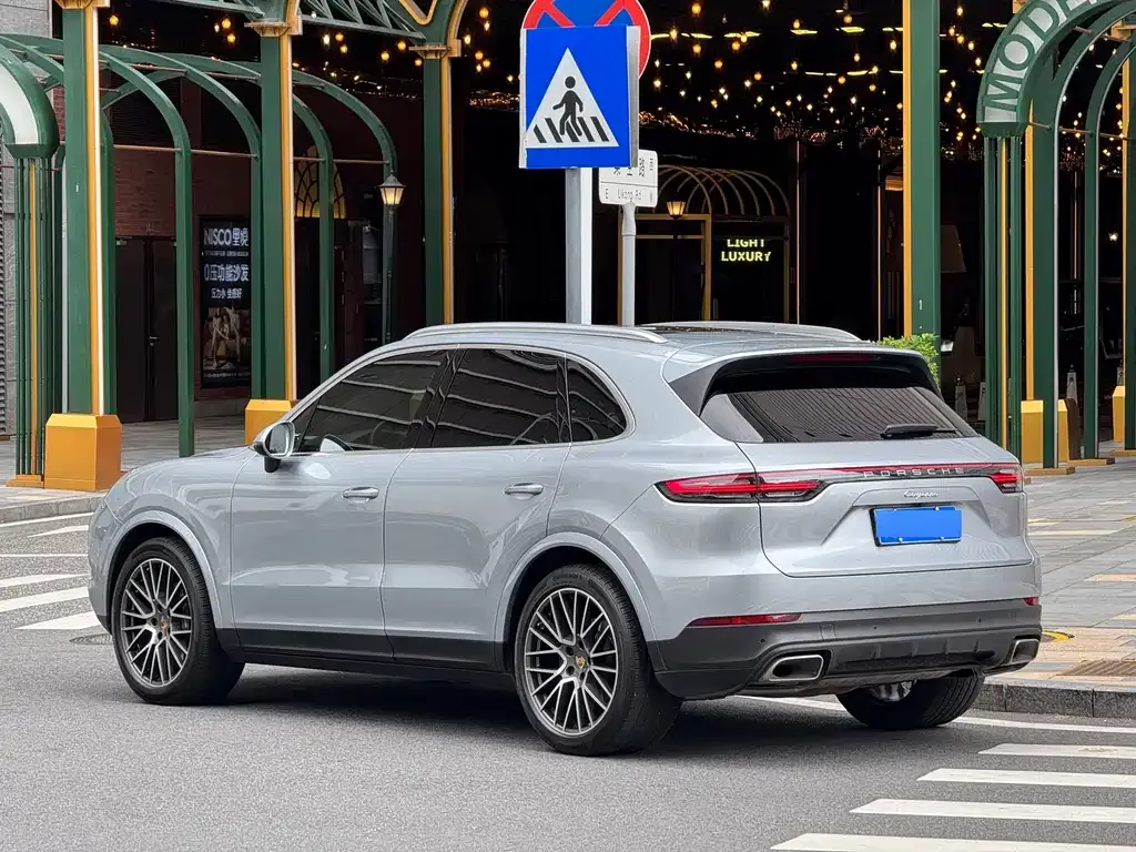 Porsche Cayenne — фото 8