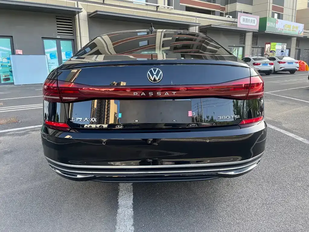 Volkswagen Passat — фото 7