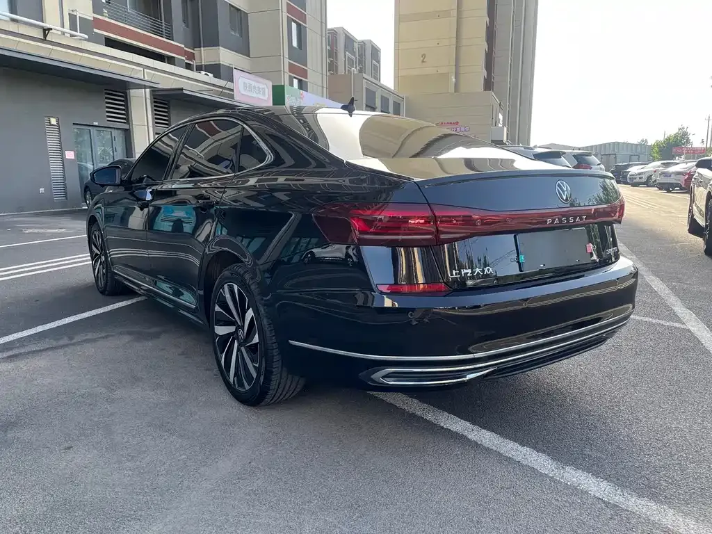 Volkswagen Passat — фото 8