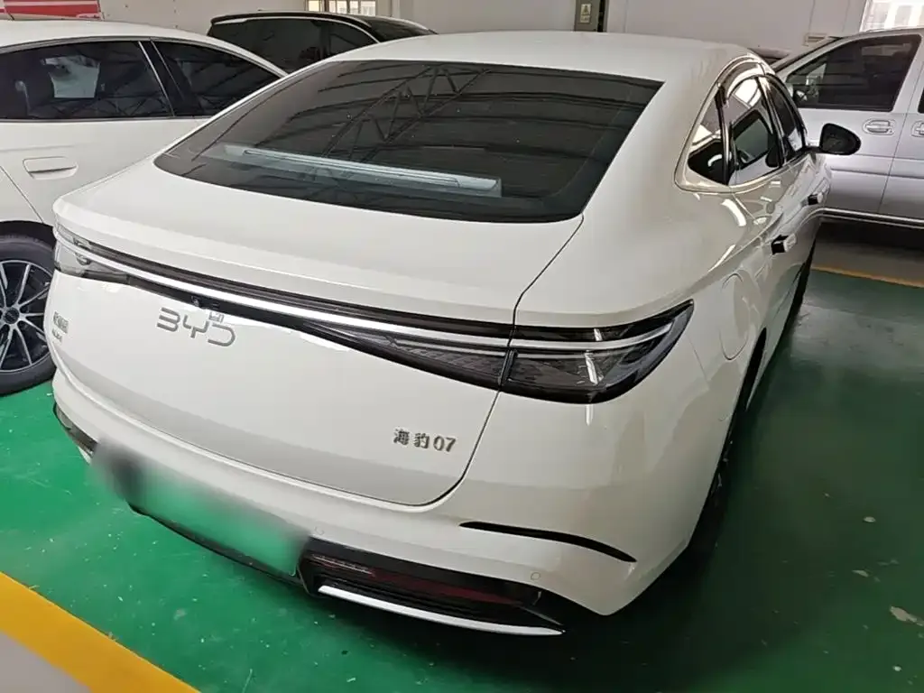 BYD Seal 07 DM-i — фото 9