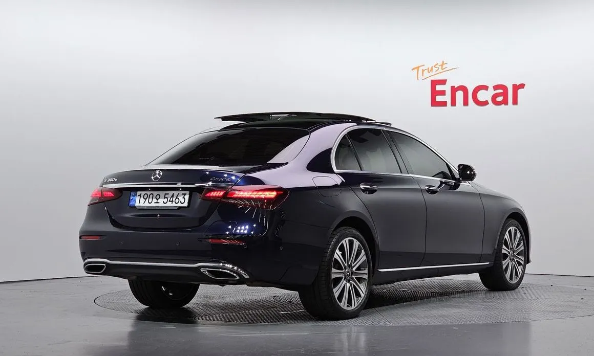 Mercedes-Benz E-Class — фото 5