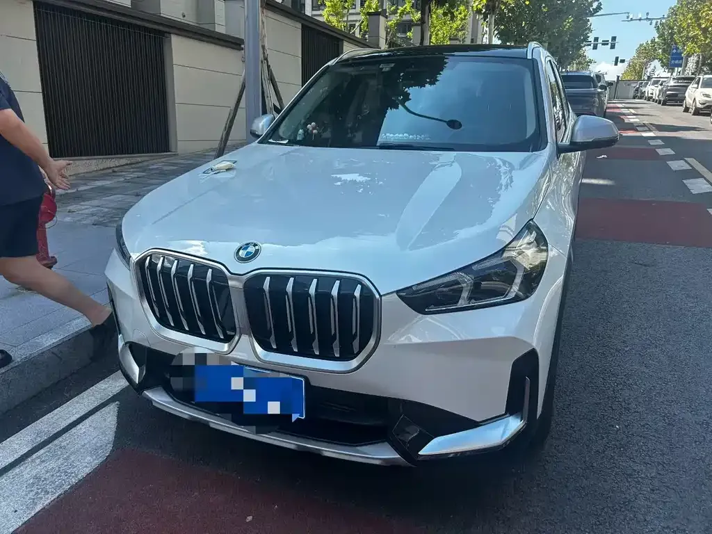 BMW X1 — фото 1