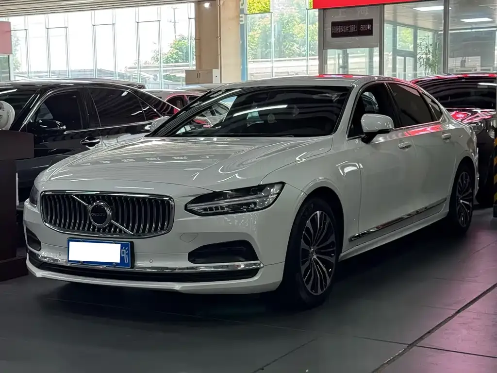 Volvo S90 — фото 1