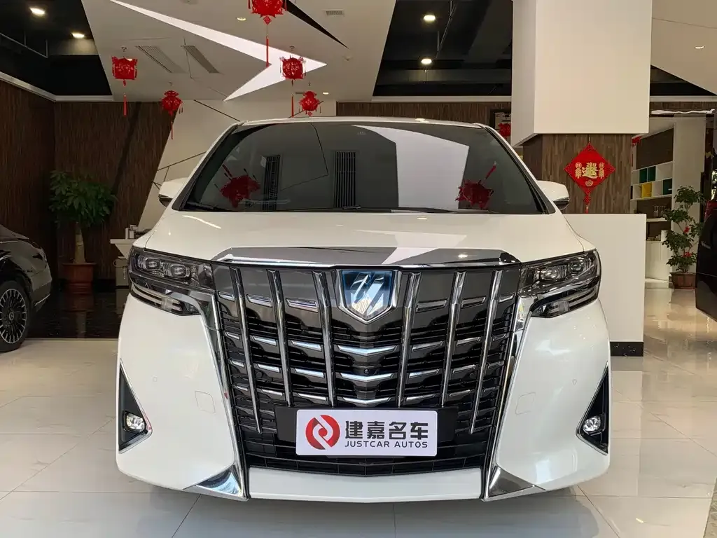Toyota Alphard — фото 7