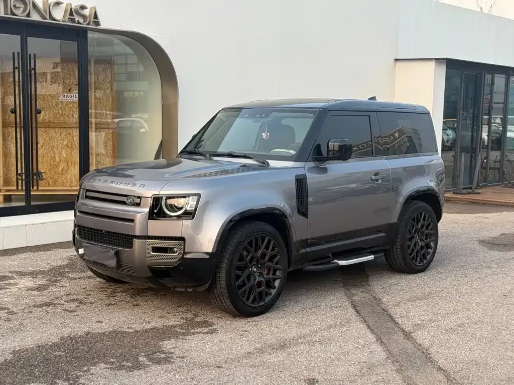 Land Rover Defender — фото 1