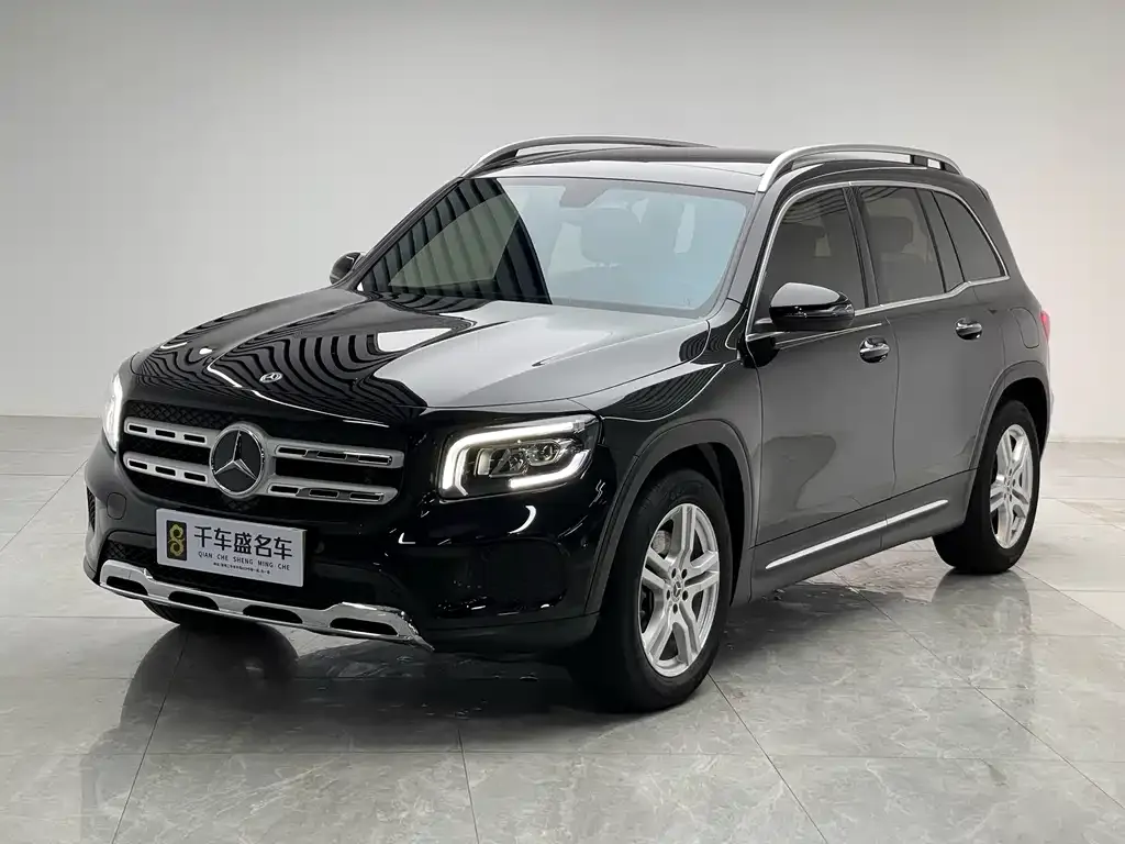 Mercedes-Benz GLB — фото 1