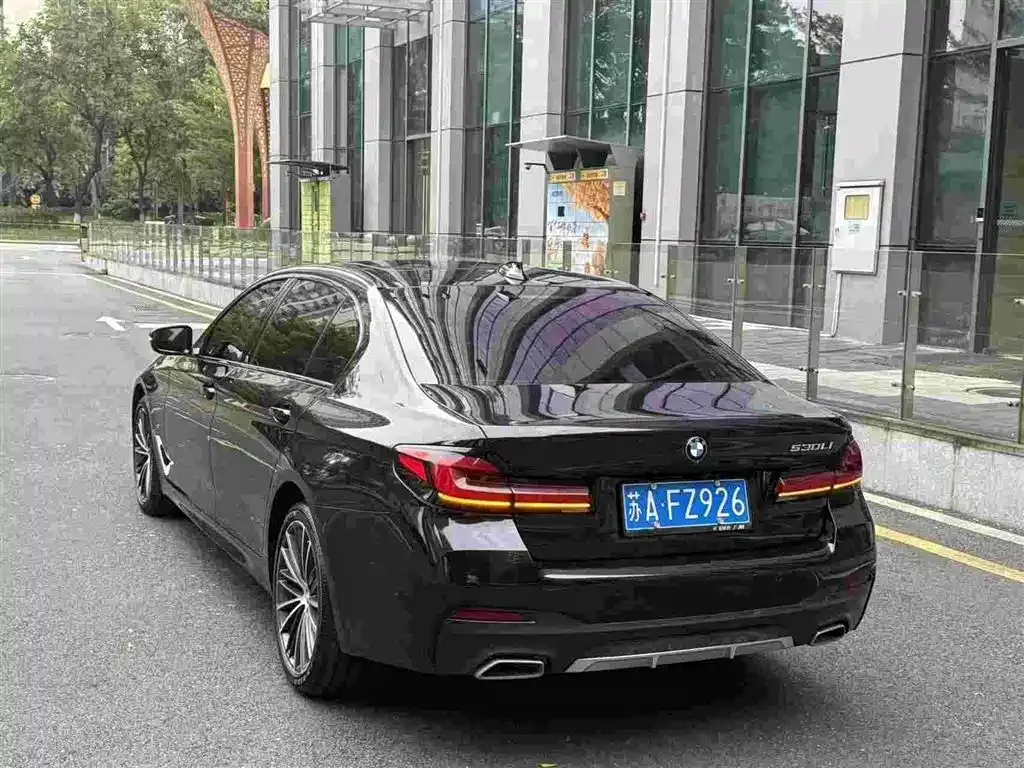 BMW 5 Series — фото 4