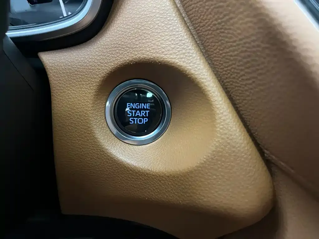 Toyota Corolla Cross — фото 4