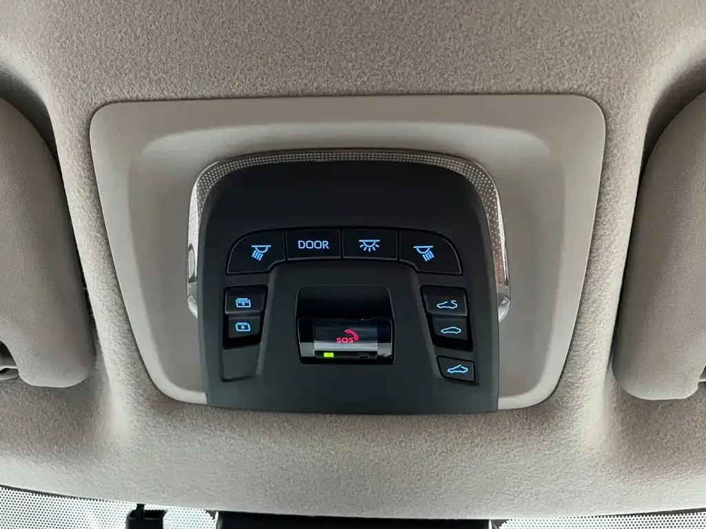 Toyota Corolla Cross — фото 8