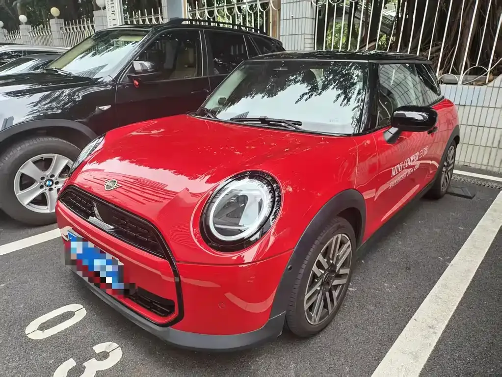 MINI Cooper (3-door) — фото 1