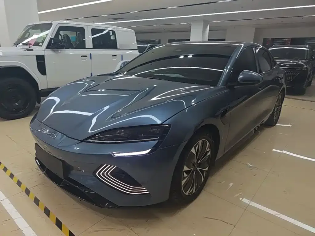 BYD Seal — фото 1