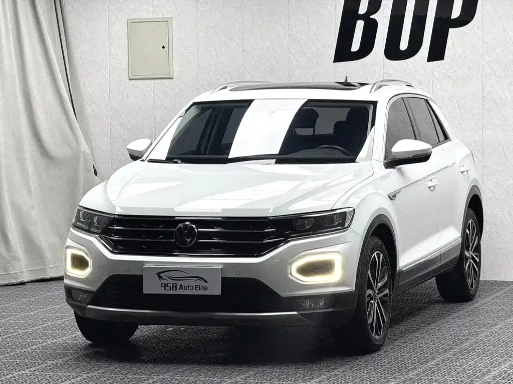 Volkswagen T-Roc — фото 1