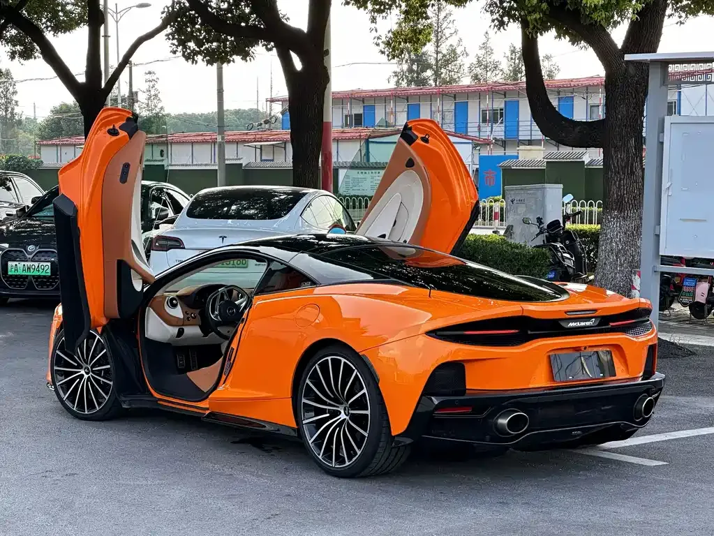 McLaren GT — фото 10
