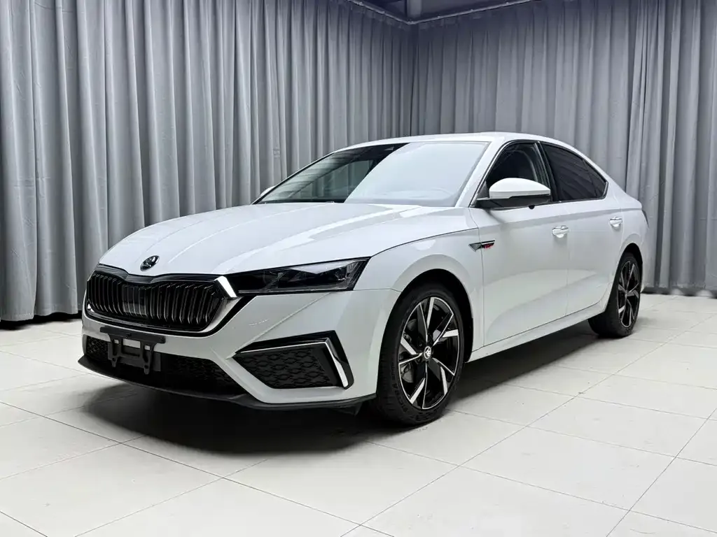 Skoda Octavia — фото 1