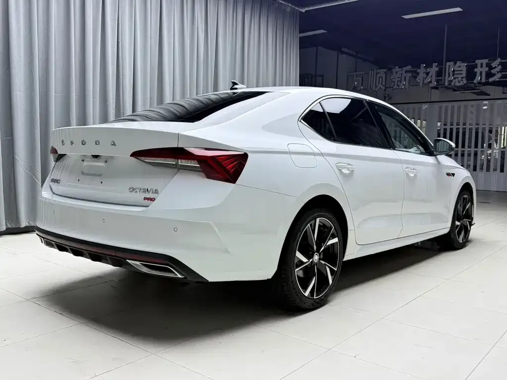 Skoda Octavia — фото 3