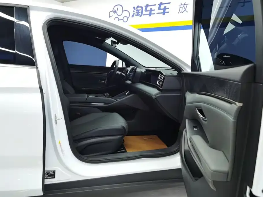 BYD Qin L — фото 10