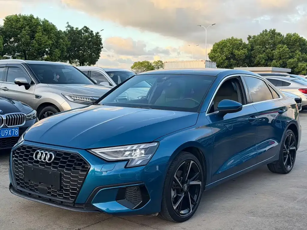 Audi A3 — фото 1