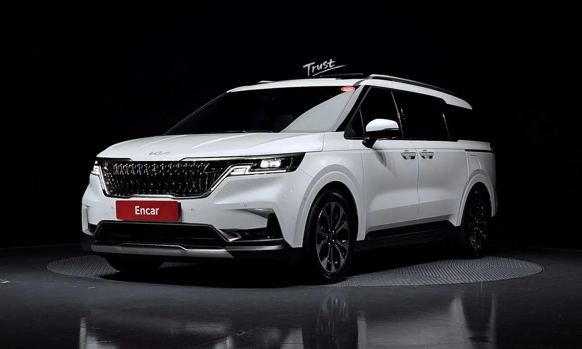 Kia Carnival — фото 1