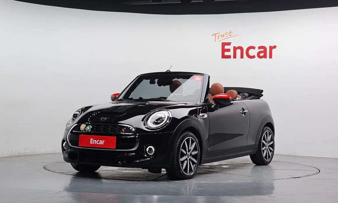 Mini Cooper Convertible — фото 1