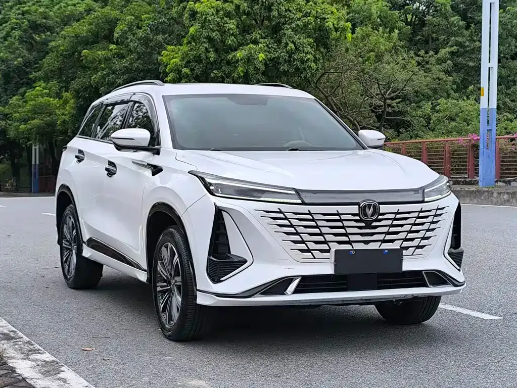 Changan CS75 PLUS — фото 4
