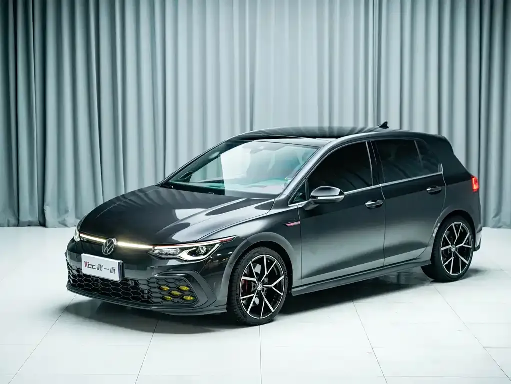 Volkswagen Golf GTI — фото 1