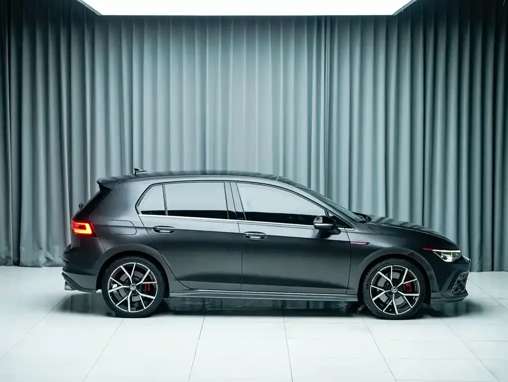 Volkswagen Golf GTI — фото 10