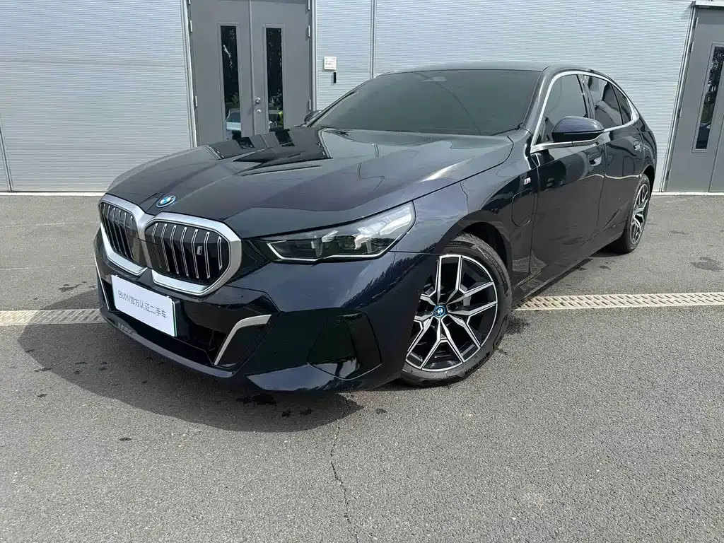 BMW i5 — фото 1