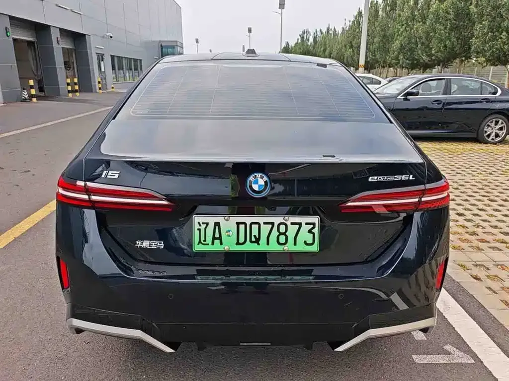 BMW i5 — фото 6