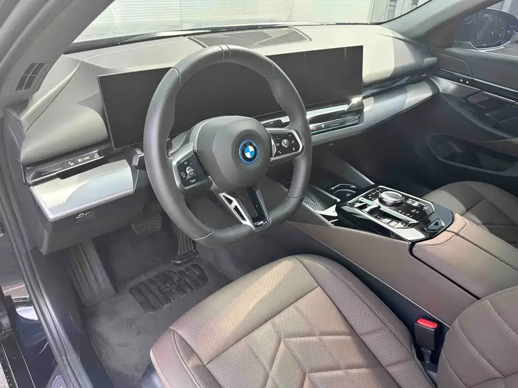 BMW i5 — фото 10