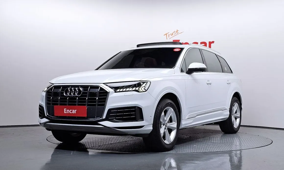 Audi Q7 — фото 1