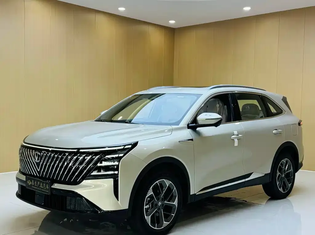 Changan CS75 PLUS — фото 1