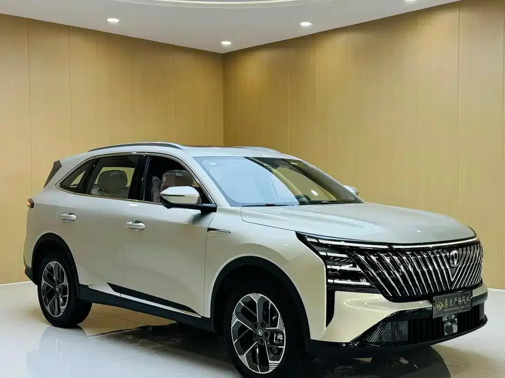 Changan CS75 PLUS — фото 4
