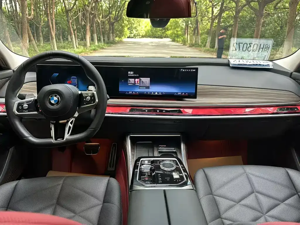 BMW 7 Series — фото 4