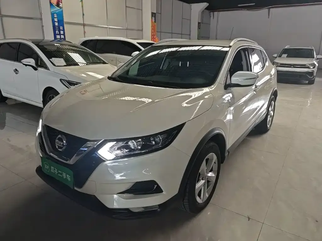 Nissan Qashqai — фото 1