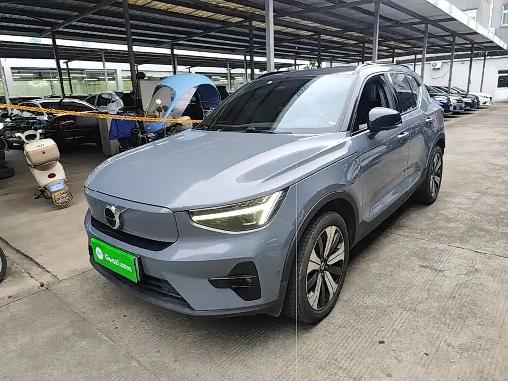 Volvo XC40 NEV — фото 9