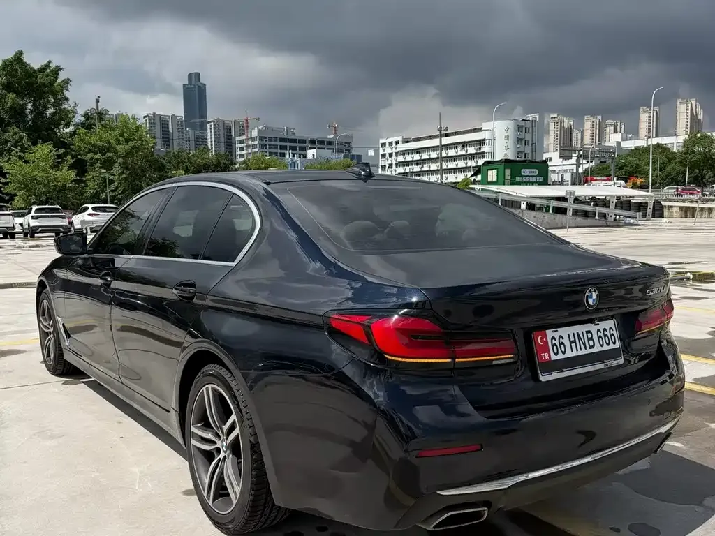BMW 5 Series — фото 4