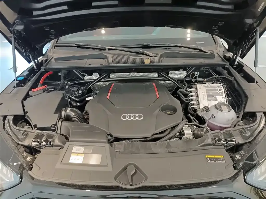 Audi SQ5 — фото 5