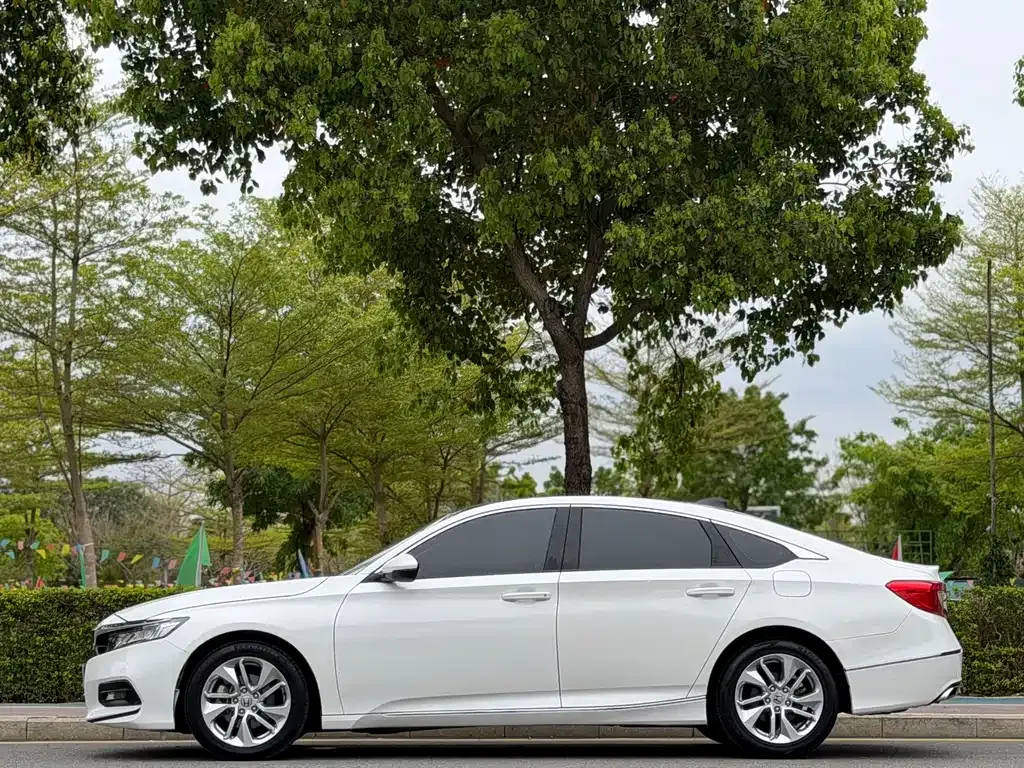 Honda Accord — фото 5