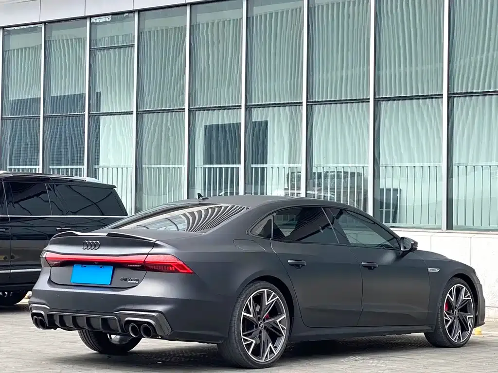 Audi A7L — фото 2