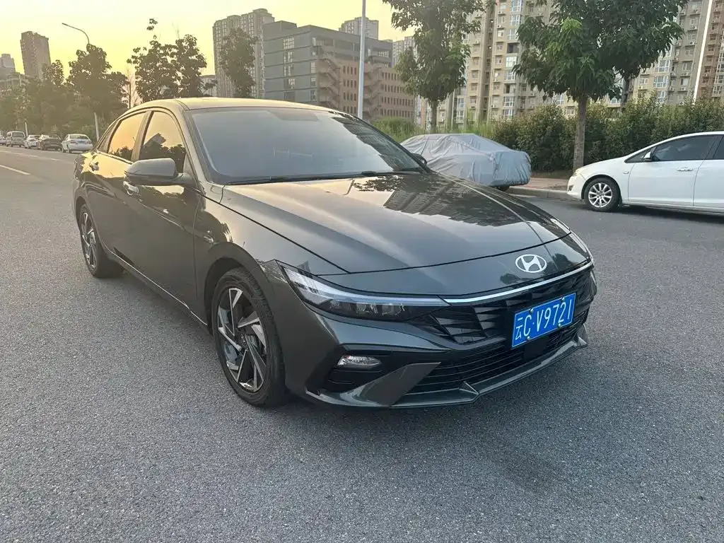 Hyundai Elantra — фото 10