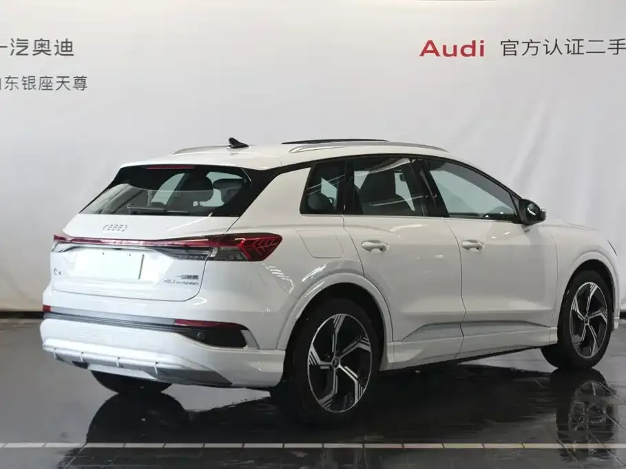 Audi Q4 e-tron — фото 8