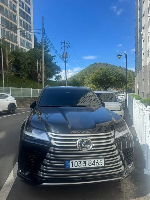 Lexus LX — фото 1