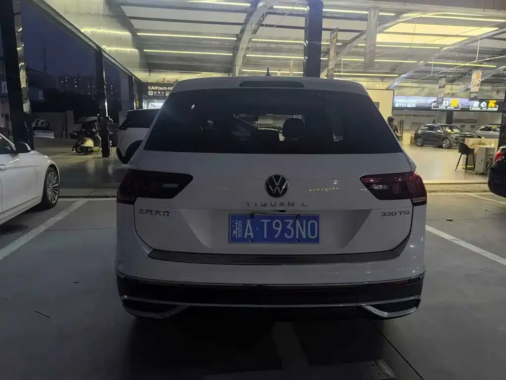 Volkswagen Tiguan L — фото 10