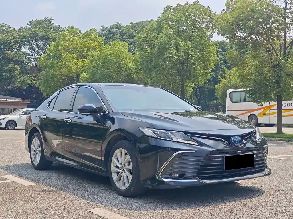 Toyota Camry — фото 7