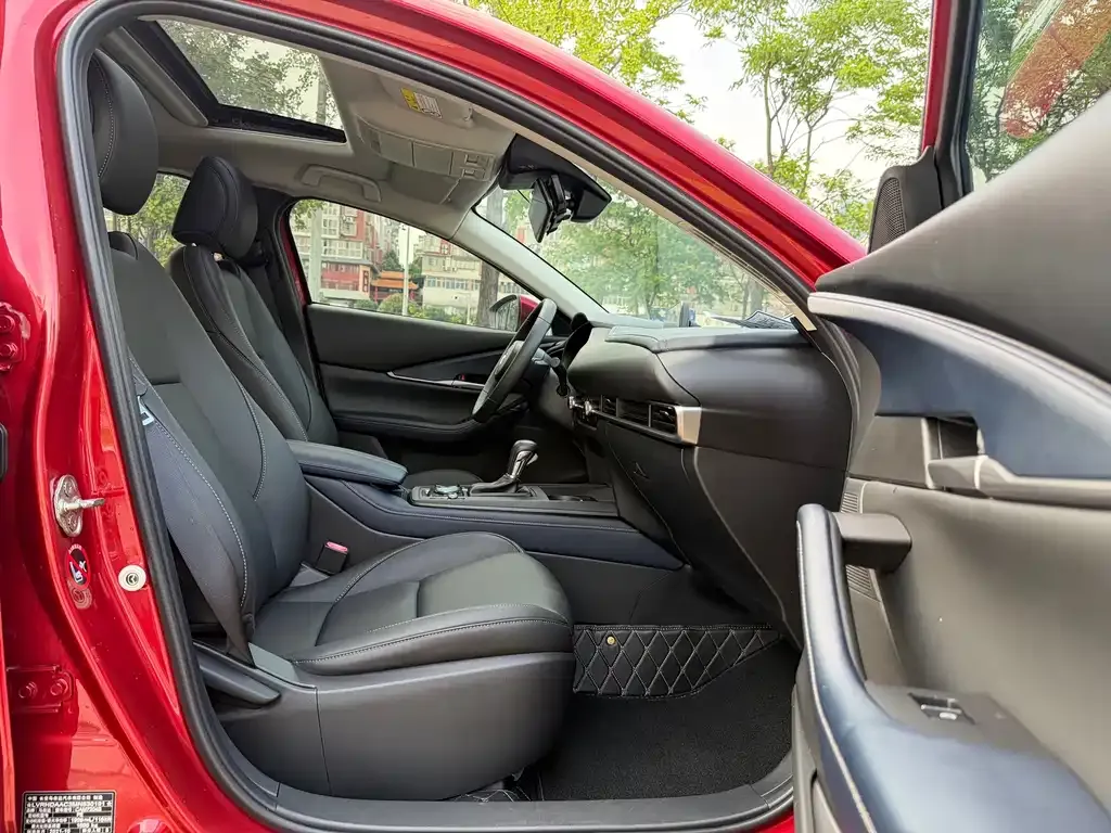 Mazda CX-30 — фото 4