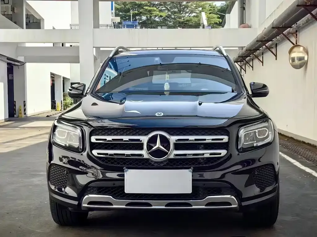 Mercedes-Benz GLB — фото 1
